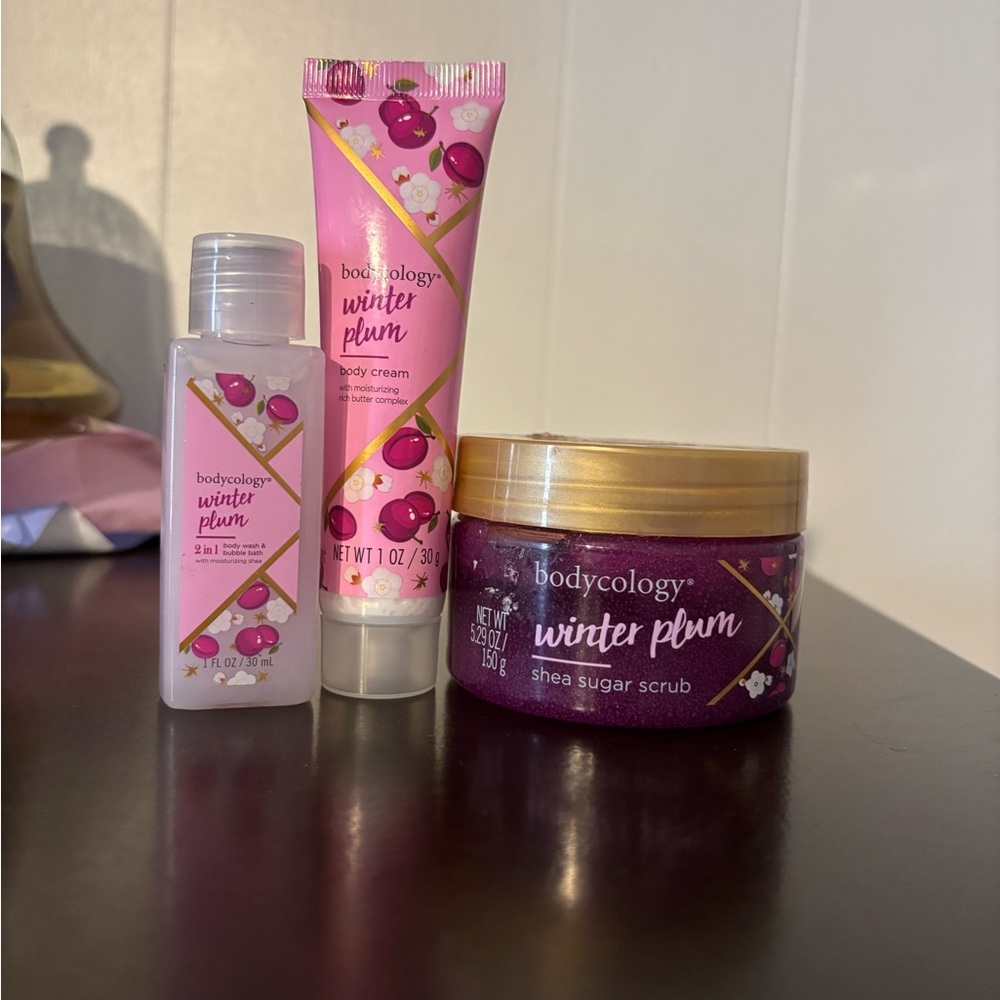 Bodycology Winter Plum Exfoliating Sugar Scrub Set